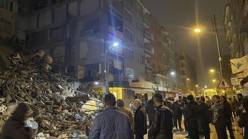 专家解答土耳其震前狂闪神秘蓝光 数千人死 恐怖纪实