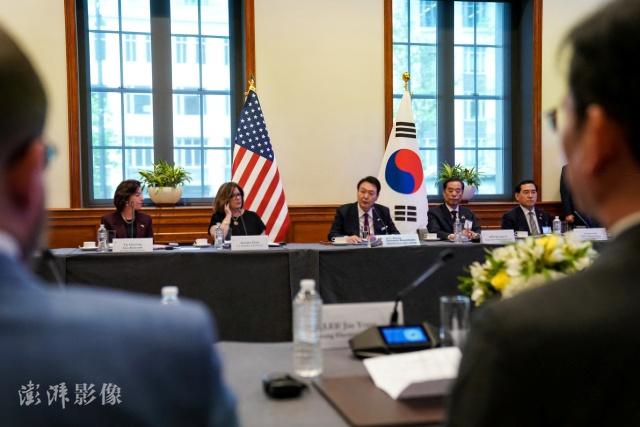 4月25日，美国华盛顿，韩国总统尹锡悦出席韩美商务圆桌会议