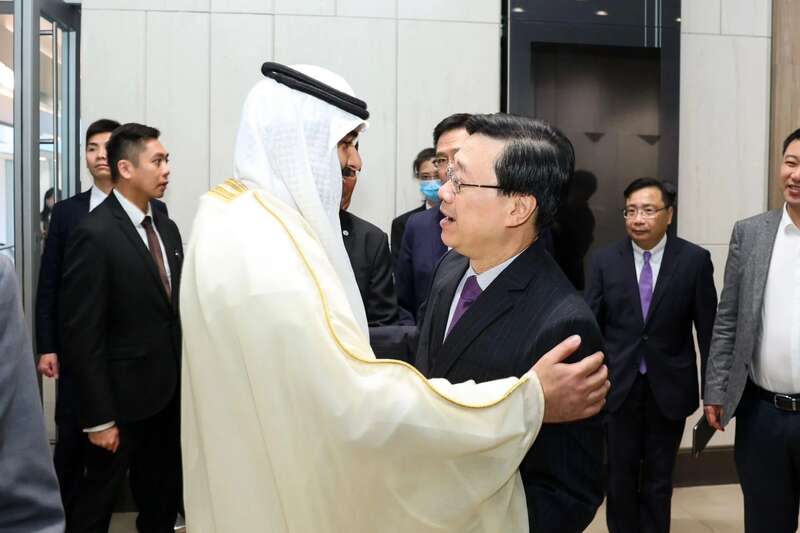 斯瓦哈与李家超会面 