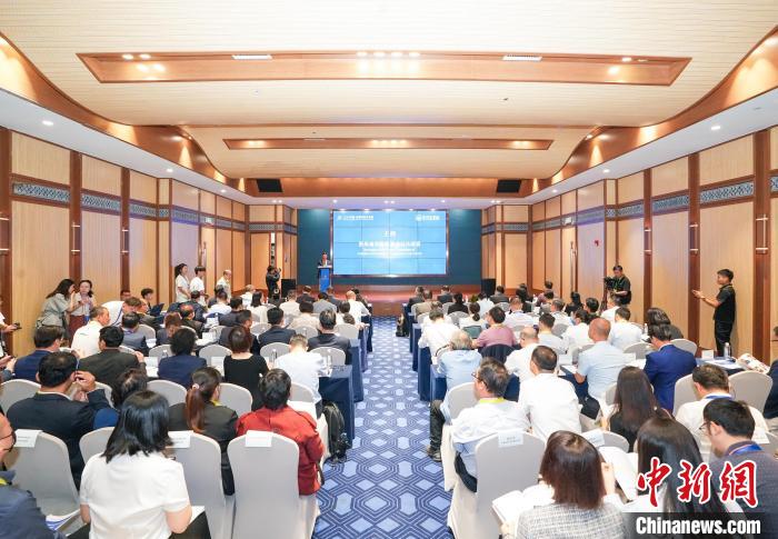 中国——东盟内陆开放经济合作与发展论坛在贵阳举行